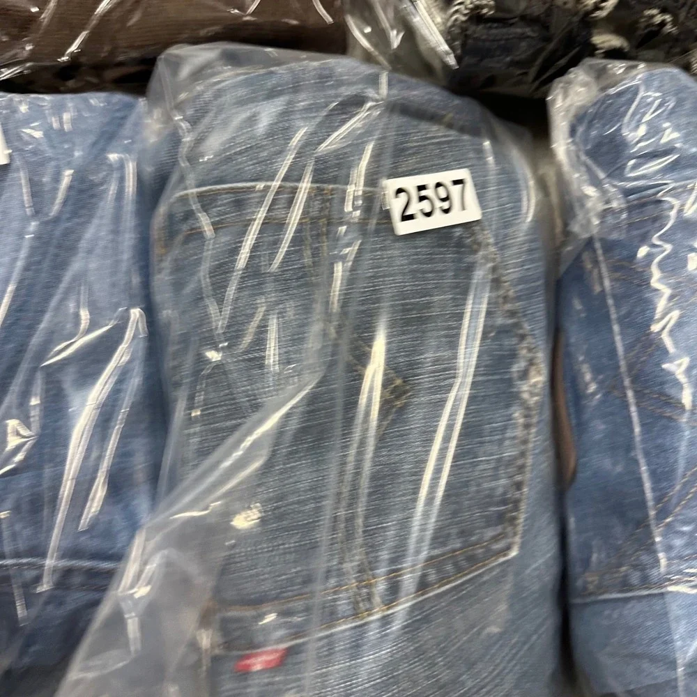 Levis levi 559